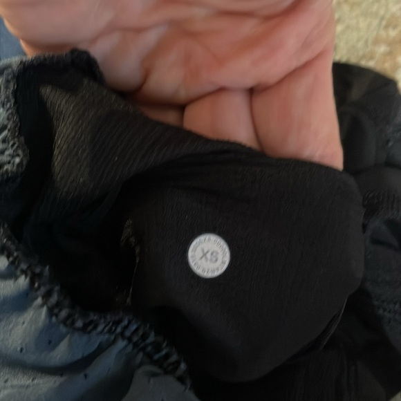 Lululemon Surge Short *6" Updated/XS
Heathered Texture Printed Iron Blue Navy - Picture 8 of 8